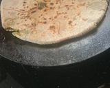 A picture of step 4 of Palak aloo pranthi.