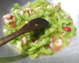 Foto langkah ke 5 dari resep Tumis Pare Campur Udang.