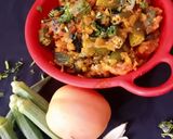 A picture of step 5 of Masala bhindi.