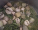 Foto del paso 1 de la receta: Arroz seco con sepias mini y verduras