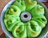 Foto langkah ke 5 dari resep Roti Sobek Pandan isi Pisang Sederhana.