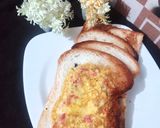 A picture of step 7 of Cheesy Bread Omlette.