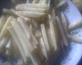 Foto del paso 1 de la receta: Salchipulpos con papas fritas y aderezo de chipotle  estilo z