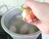 Foto langkah ke 4 dari resep Sop Ayam tanpa minyak.