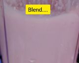 A picture of step 2 of Strawberry milkshake.
