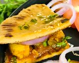 ग्रिल्ड स्टफ़्ट अचारी पनीर व्हीट कुलचा(grilled stuffed achari paneer wheat kulcha recipe in hindi) रेसिपी चरण 13 फोटो