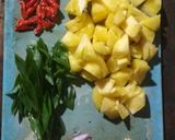 Foto langkah ke 4 dari resep Jamur Asam Pedas.