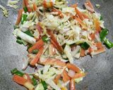 A picture of step 5 of Hakka noodles.