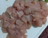 Foto del paso 2 de la receta: Fideos con crema, pollo, jamón y cebolla de verdeo
