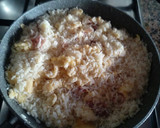 Foto del paso 2 de la receta: Salteado de arroz brillante con queso semi