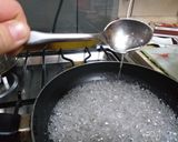 Foto del paso 2 de la receta: Merengue italiano para pajaritos (dulces chilenos)