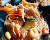 Foto del paso 3 de la receta Noodles de arroz con verduras y gambas
