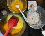 A picture of step 4 of Souffle Cheese Omelette.