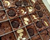 Foto langkah ke 9 dari resep Fudgy and Shiny Brownies Milo Panggang sekat.