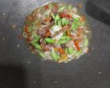Foto langkah ke 2 dari resep Sambel goreng Kerang tempe bumbu iris.