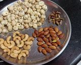 लड्डू (ladoo recipe in Hindi) रेसिपी चरण 1 फोटो