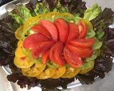 Une image de l'étape 9 de Salade de tomates tricolores,laitue rouge et thon.