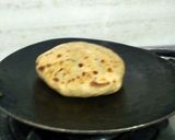 A picture of step 4 of Sunflower potato paratha.