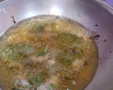 Foto langkah ke 5 dari resep Bakwan Daun Kucai udang.