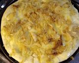 Foto del paso 4 de la receta: Pizza de cebolla y quesos