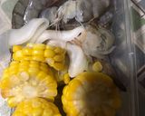Foto langkah ke 1 dari resep Udang Cumi Saos Padang.