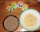 A picture of step 2 of Creamy Spaghetti with Meatballs and Cashew Fruit Drink.
