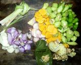 Foto langkah ke 1 dari resep Sayur ikan Mas bumbu kuning.