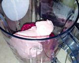 Foto langkah ke 1 dari resep Smoothie dragon banana berry.