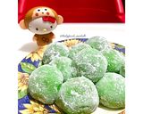Foto langkah ke 11 dari resep Mochi Pandan Isi Kacang.