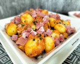 Foto del paso 5 de la receta: Patatas ahumadas con jamón en salsa de tomate picantona