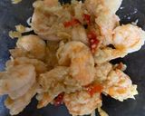 A picture of step 1 of Spicy Prawn Salad with tomato & coriander dressing.