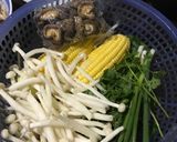 Hình bước làm 1 của món Súp gà nấm trứng bắc thảo