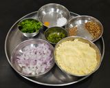 A picture of step 1 of Goal Kanda Bhajji.