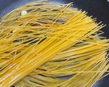 Foto del passaggio 2 della ricetta #652 Spaghetti all’assassina 2.0 🍝🍅🌱