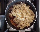 Foto del passaggio 2 della ricetta Pasta veloce con polvere di pomodoro, ricetta del riciclo 🌷
