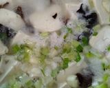 Foto langkah ke 4 dari resep Sup Tahu Jamur Kuping Mommylicious.