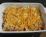 A picture of step 2 of Tomato, onion and tuna pasta bake.