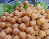 A picture of step 2 of Chickpea Salad.