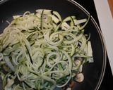 Foto del paso 3 de la receta Espaguetis de calabacín con bacalao
