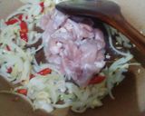 Foto langkah ke 2 dari resep Brokoli Ayam Jamur.