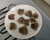 Une image de l'étape 2 de Filets de flétan gratinés à la truffe noire et pesto.