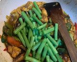 Foto langkah ke 3 dari resep Tumis Tongkol Tahu Kecap Pedas.