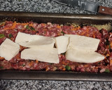 Foto del paso 2 de la receta: Pan de carne con vegetales, aceitunas y corazón de queso con calabaza al romero