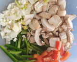 Foto del paso 1 de la receta: Noodles con verduras, gambas y almendras