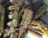 A picture of step 4 of Masala bhindi.