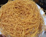 બેસન સેવ (Besan Sev Recipe In Gujarati) રેસીપી સ્ટેપ2ફોટો