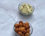 A picture of step 4 of Gullisuwa (Milk balls).