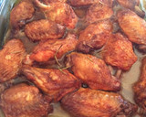 Foto del paso 4 de la receta: Alitas de pollo horneadas con patatas🍗🥔
