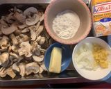 Foto langkah ke 1 dari resep Creamy Mushroom Soup.