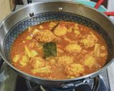 Foto langkah ke 2 dari resep Telur kentang sambal Ebi.